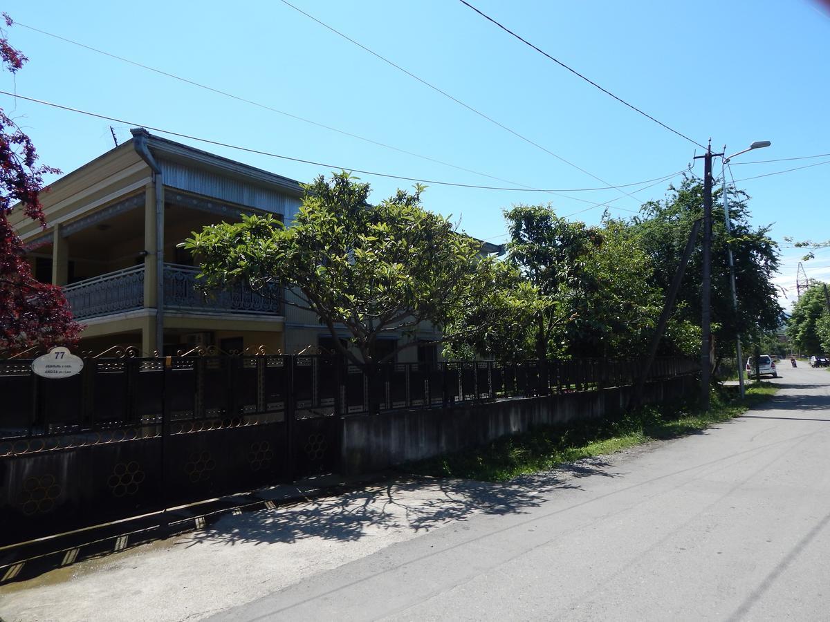 Guest House On Angisa บาทูมิ ภายนอก รูปภาพ