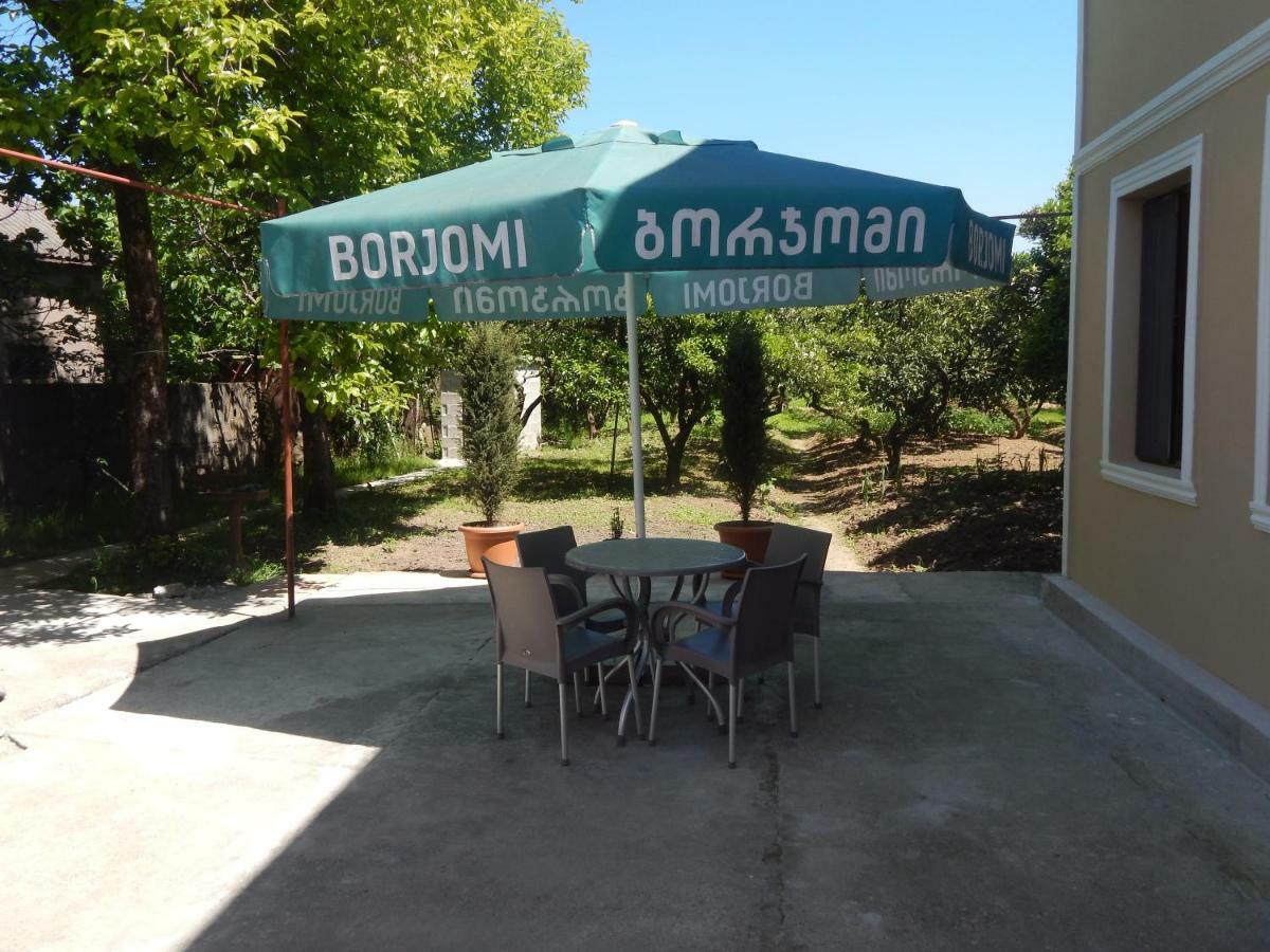 Guest House On Angisa บาทูมิ ภายนอก รูปภาพ
